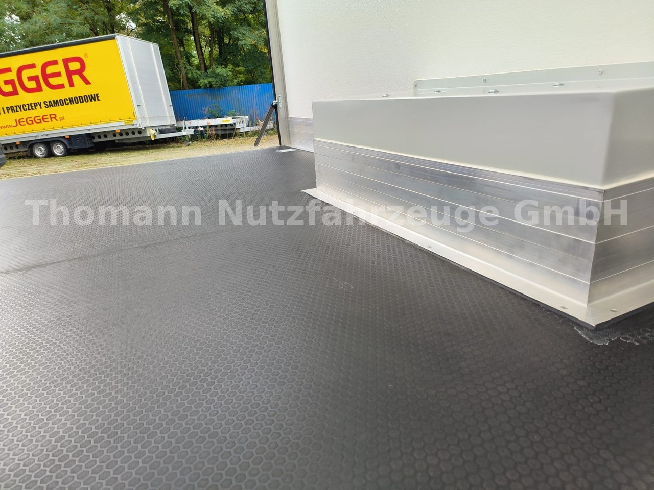 Peugeot Boxer Premium Koffer Extra Tief mit Klappe ! - Box van: picture 3 Peugeot Boxer Premium Koffer Extra Tief mit Klappe ! - Box van: picture 3