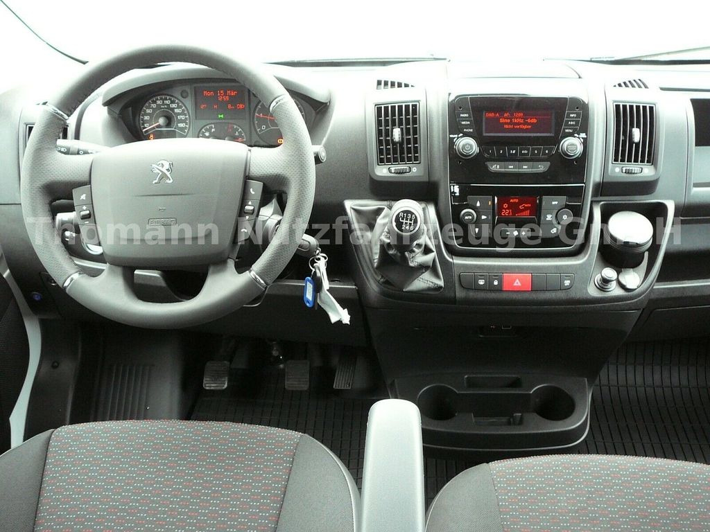 Interior photo 1: New Open body delivery van, Combi van Peugeot Boxer Pritsche 7 Sitzer Klimaaut. Luftfederung Peugeot Boxer Pritsche 7 Sitzer Klimaaut. Luftfederung Interior photo 1: New Open body delivery van, Combi van Peugeot Boxer Pritsche 7 Sitzer Klimaaut. Luftfederung Peugeot Boxer Pritsche 7 Sitzer Klimaaut. Luftfederung