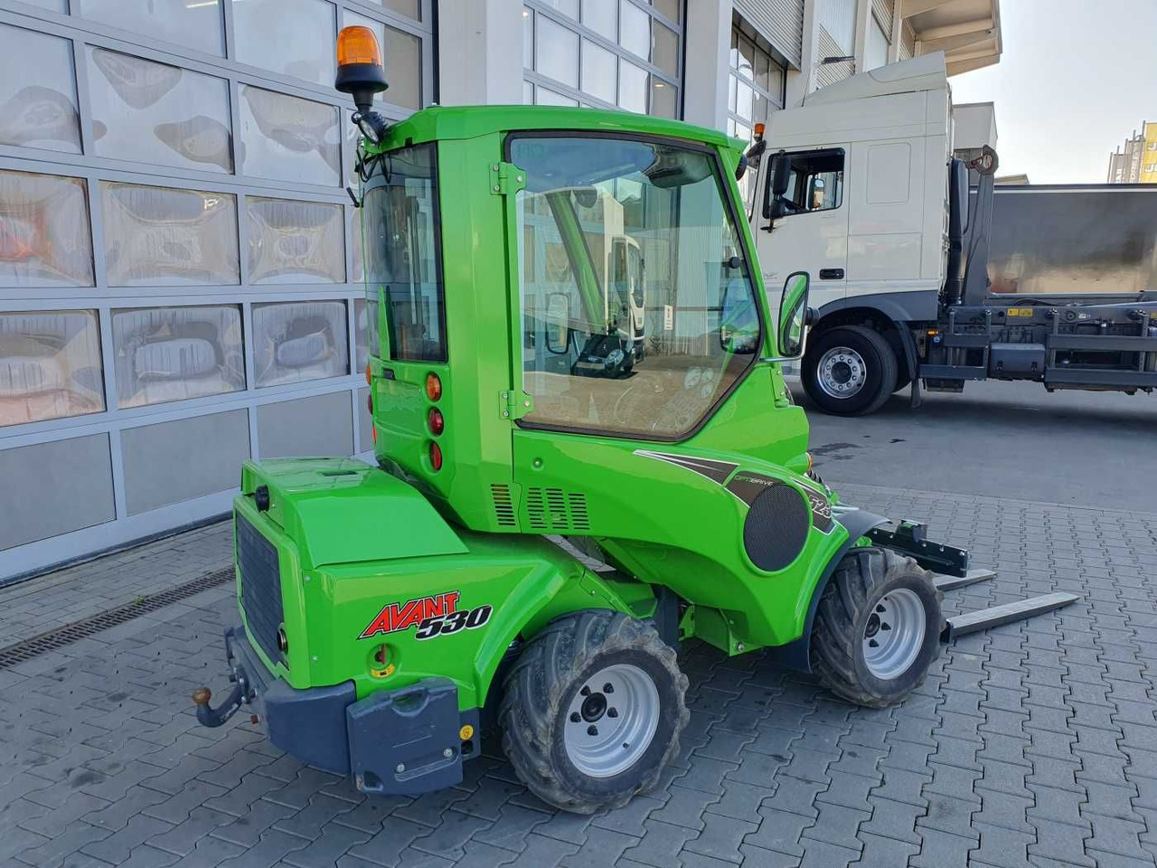 Avant Tecno 530 / nur 126h! / Inkl. Anbaugeräte! / 2018 - Wheel loader: picture 5 Avant Tecno 530 / nur 126h! / Inkl. Anbaugeräte! / 2018 - Wheel loader: picture 5