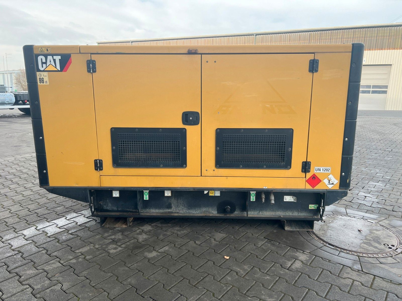 CAT DE110E2 Stromerzeuger / 100KVA / 2016 / 16.703h - Generator set: picture 5 CAT DE110E2 Stromerzeuger / 100KVA / 2016 / 16.703h - Generator set: picture 5