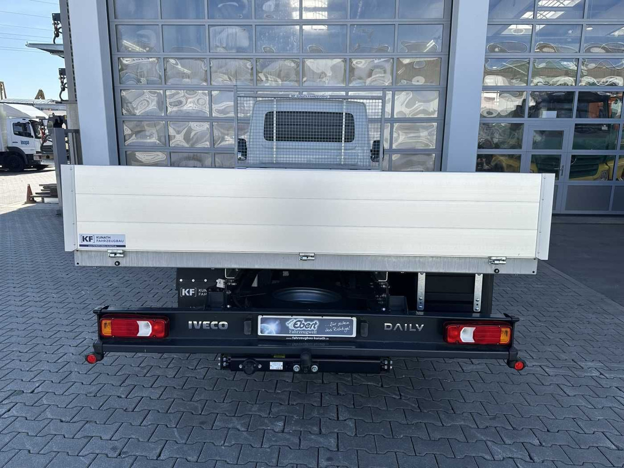 Iveco 60C16H 3.0L *R4.350mm*AHK*DiffSperre*Klima* - Open body delivery van: picture 3 Iveco 60C16H 3.0L *R4.350mm*AHK*DiffSperre*Klima* - Open body delivery van: picture 3