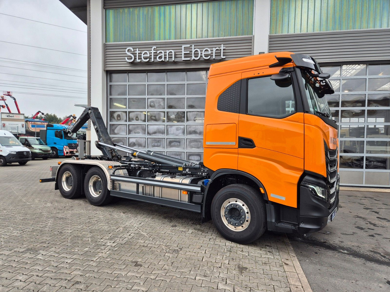 Iveco AS300X58Z/P HR ON+ 6x4 Meiller RS21.60 Funk AHK - Hook lift truck: picture 2 Iveco AS300X58Z/P HR ON+ 6x4 Meiller RS21.60 Funk AHK - Hook lift truck: picture 2