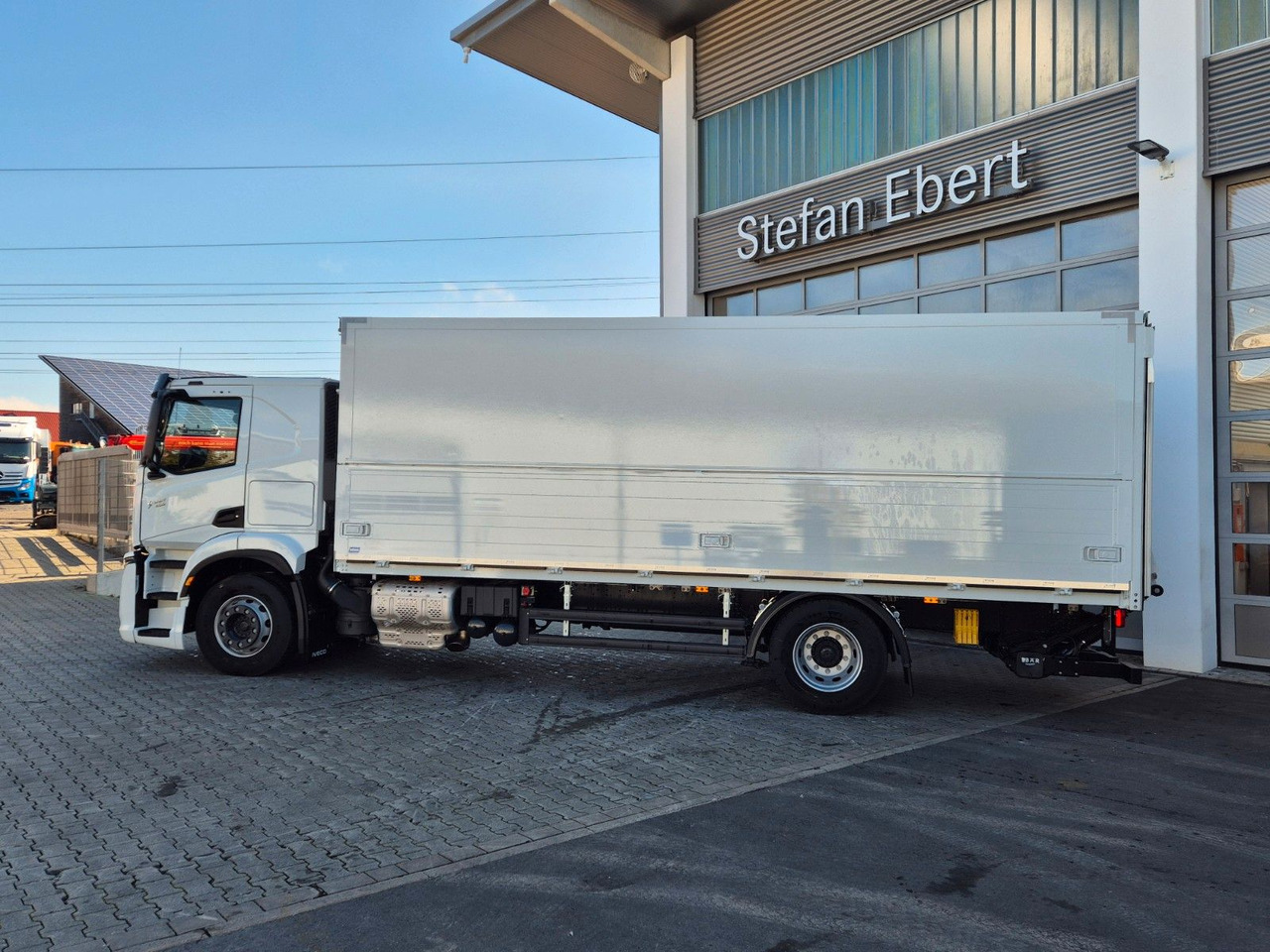 Box truck Iveco AT190S40/FP Böse Schwenkwand LBW AHK: picture 28