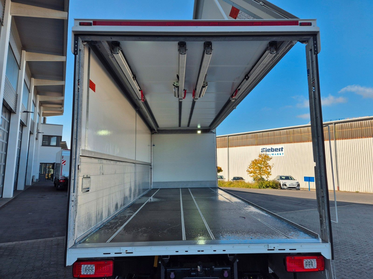 Box truck Iveco AT190S40/FP Böse Schwenkwand LBW AHK: picture 8