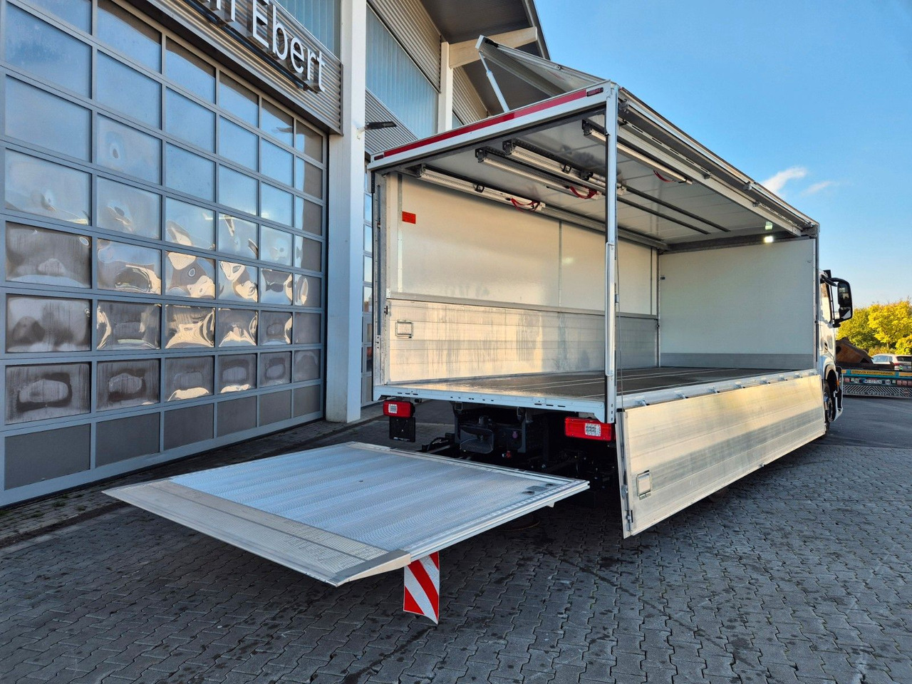 Box truck Iveco AT190S40/FP Böse Schwenkwand LBW AHK: picture 9