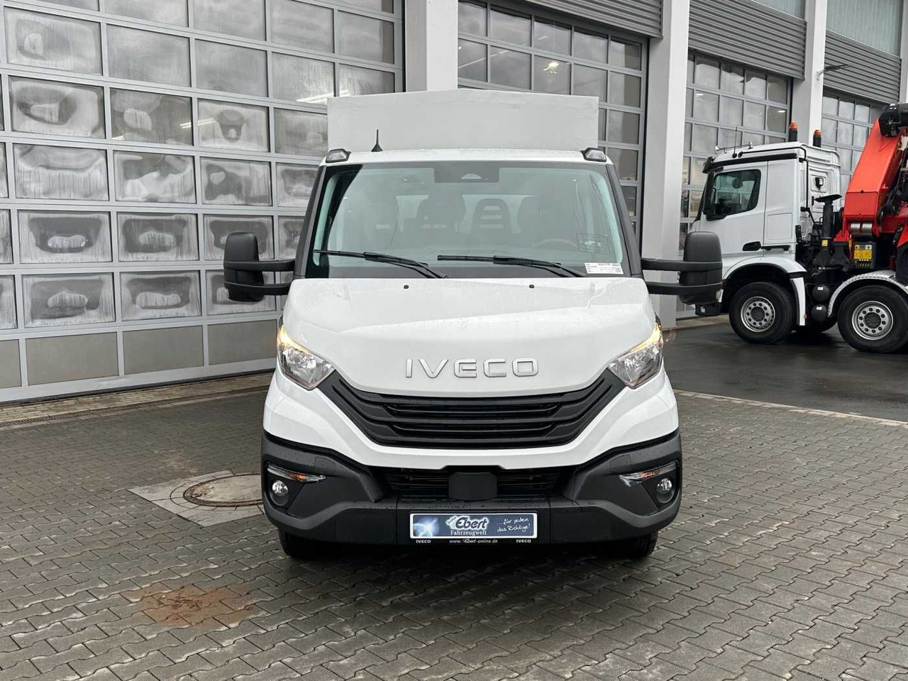 Iveco Daily 50C18H A8 DoKa *AHK*Automatik*7-Sitze* - Open body delivery van, Combi van: picture 2 Iveco Daily 50C18H A8 DoKa *AHK*Automatik*7-Sitze* - Open body delivery van, Combi van: picture 2