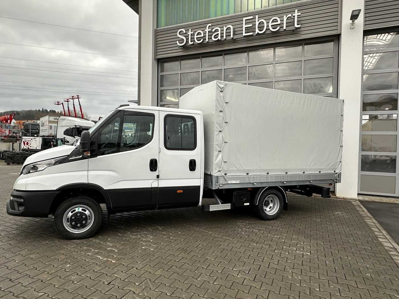 Iveco Daily 50C18H A8 DoKa *AHK*Automatik*7-Sitze* - Open body delivery van, Combi van: picture 4 Iveco Daily 50C18H A8 DoKa *AHK*Automatik*7-Sitze* - Open body delivery van, Combi van: picture 4