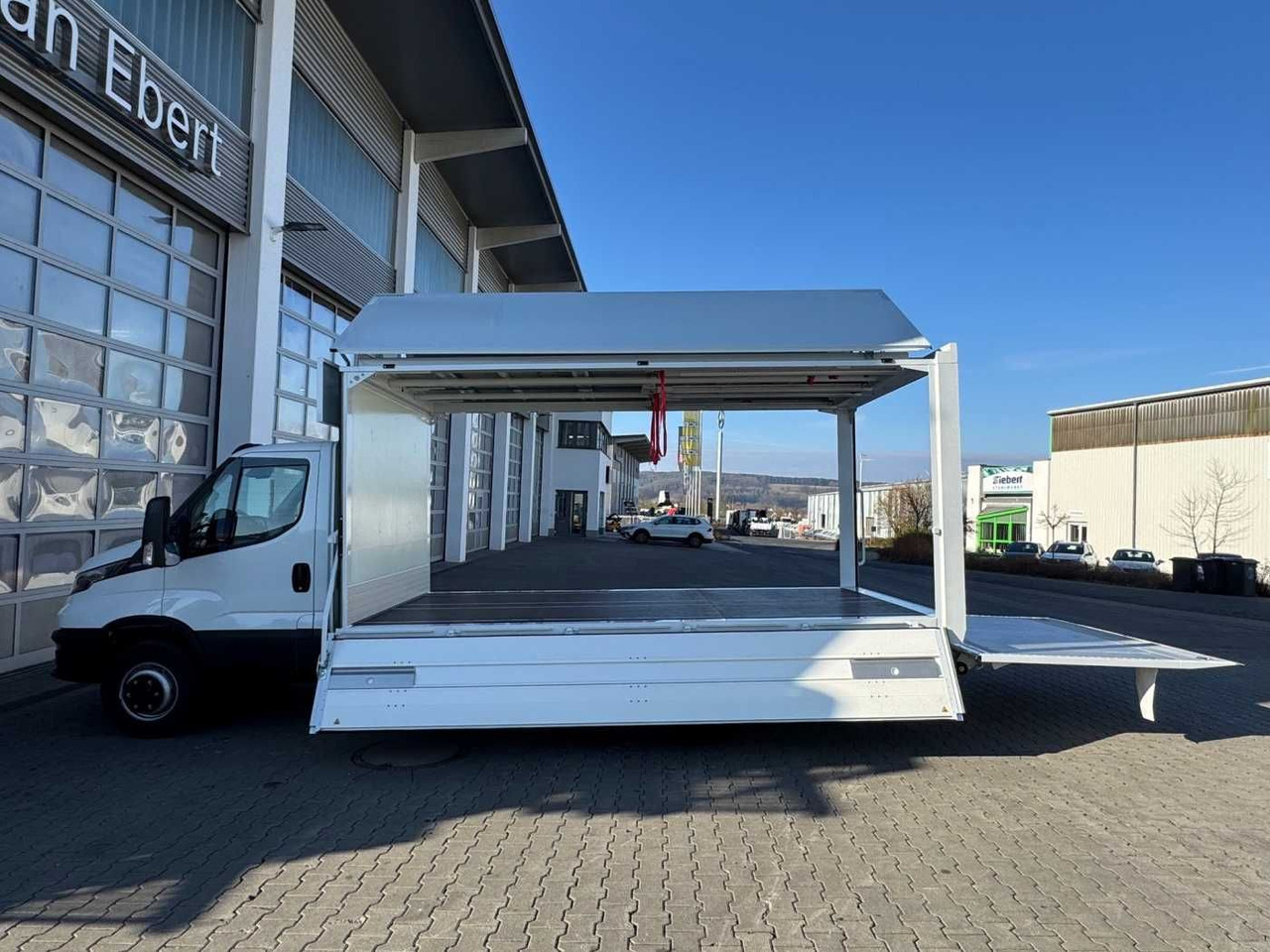 Iveco Daily 70C18 HA8 *LBW*Schwenkwandkoffer* - Box van: picture 3 Iveco Daily 70C18 HA8 *LBW*Schwenkwandkoffer* - Box van: picture 3