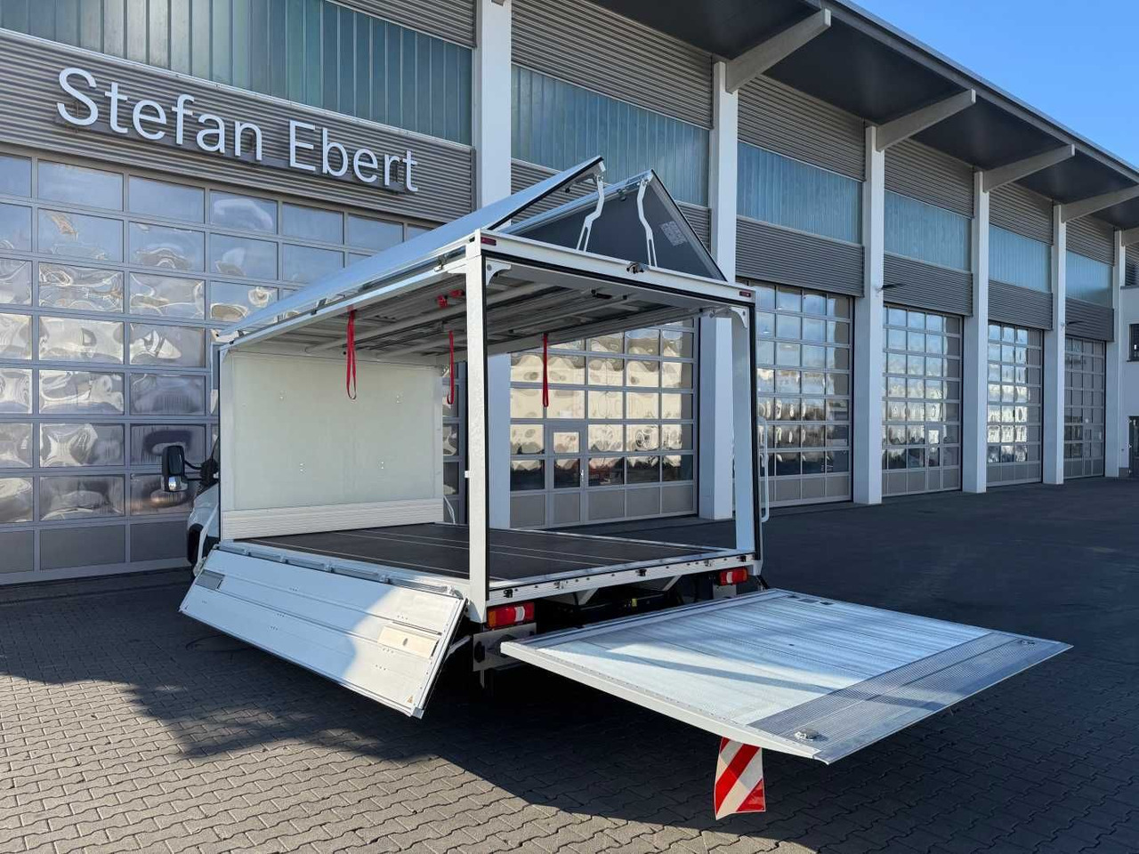 Iveco Daily 70C18 HA8 *LBW*Schwenkwandkoffer* - Box van: picture 4 Iveco Daily 70C18 HA8 *LBW*Schwenkwandkoffer* - Box van: picture 4