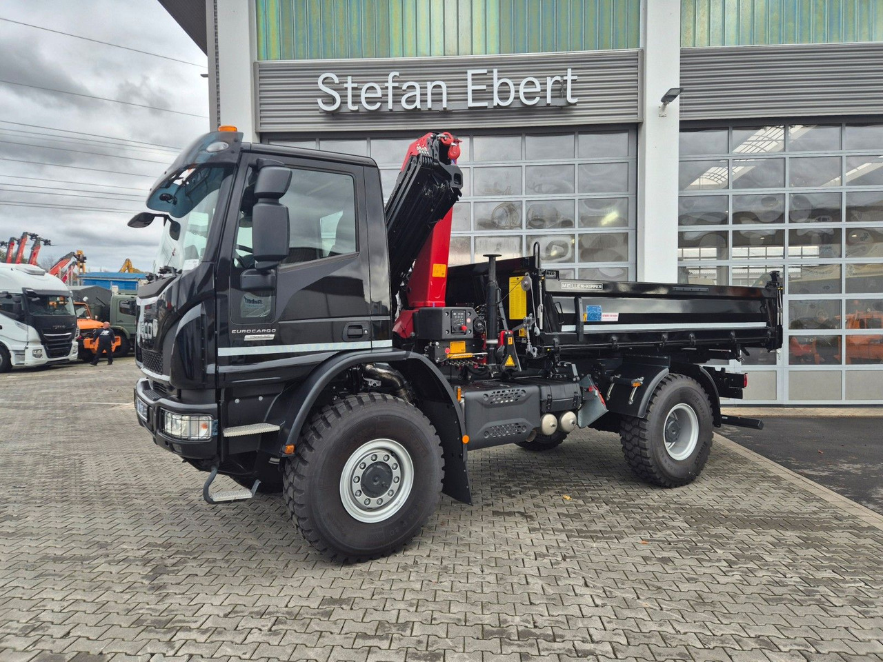 Iveco Eurocargo ML150E32WS 4x4 Kran HMF 1130K Funk AHK - Tipper, Crane truck: picture 5 Iveco Eurocargo ML150E32WS 4x4 Kran HMF 1130K Funk AHK - Tipper, Crane truck: picture 5