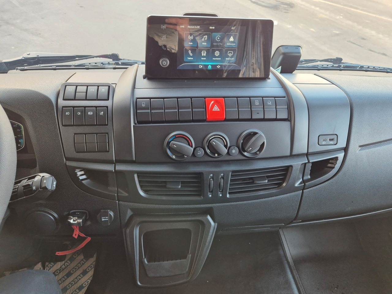 Leasing of Iveco Eurocargo ML80E22/P 2x AHK Klima Standh. Bett Iveco Eurocargo ML80E22/P 2x AHK Klima Standh. Bett: picture 13 Leasing of Iveco Eurocargo ML80E22/P 2x AHK Klima Standh. Bett Iveco Eurocargo ML80E22/P 2x AHK Klima Standh. Bett: picture 13