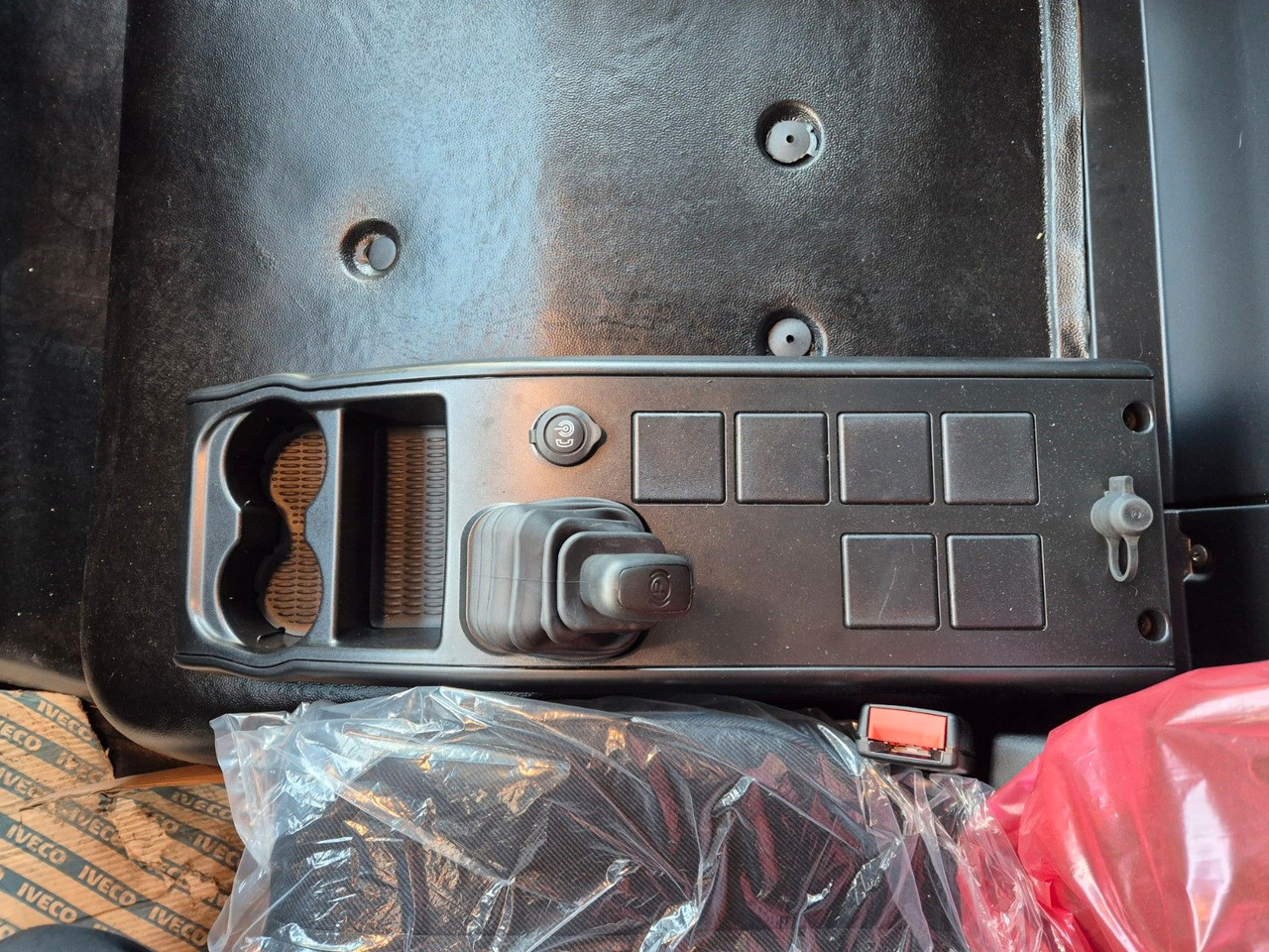 Leasing of Iveco Eurocargo ML80E22/P 2x AHK Klima Standh. Bett Iveco Eurocargo ML80E22/P 2x AHK Klima Standh. Bett: picture 18 Leasing of Iveco Eurocargo ML80E22/P 2x AHK Klima Standh. Bett Iveco Eurocargo ML80E22/P 2x AHK Klima Standh. Bett: picture 18