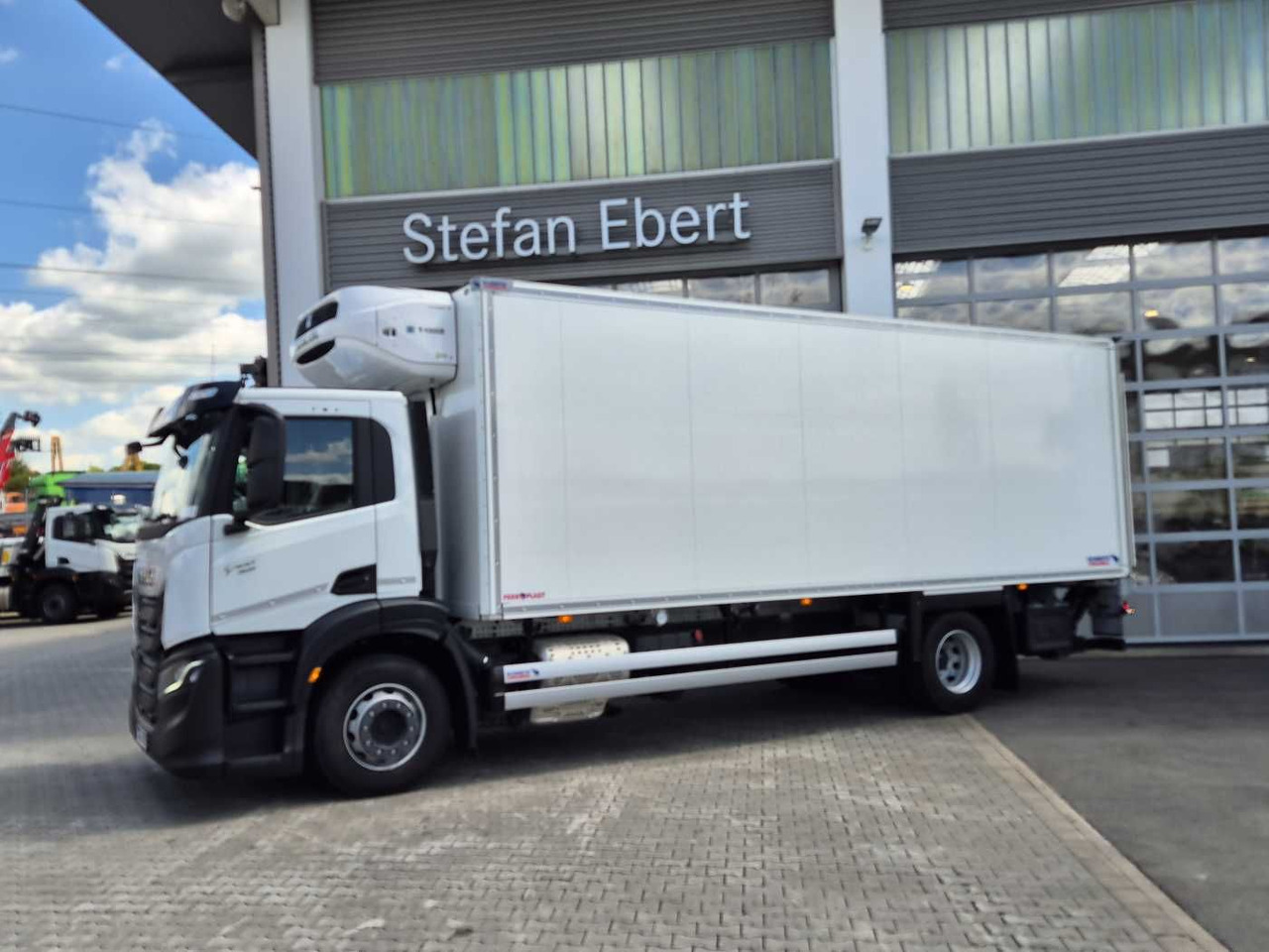 Iveco S-Way AD190S40/FP ThermoKing T-1000R LBW Tür AHK - Refrigerator truck: picture 3 Iveco S-Way AD190S40/FP ThermoKing T-1000R LBW Tür AHK - Refrigerator truck: picture 3