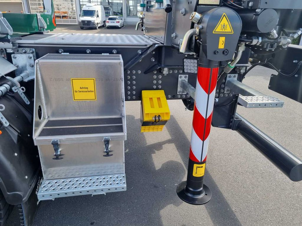 Leasing of Iveco X-Way AS300X57 Z/P HR ON+ 6x4 (6x6 Hi Traction)  Iveco X-Way AS300X57 Z/P HR ON+ 6x4 (6x6 Hi Traction): picture 10