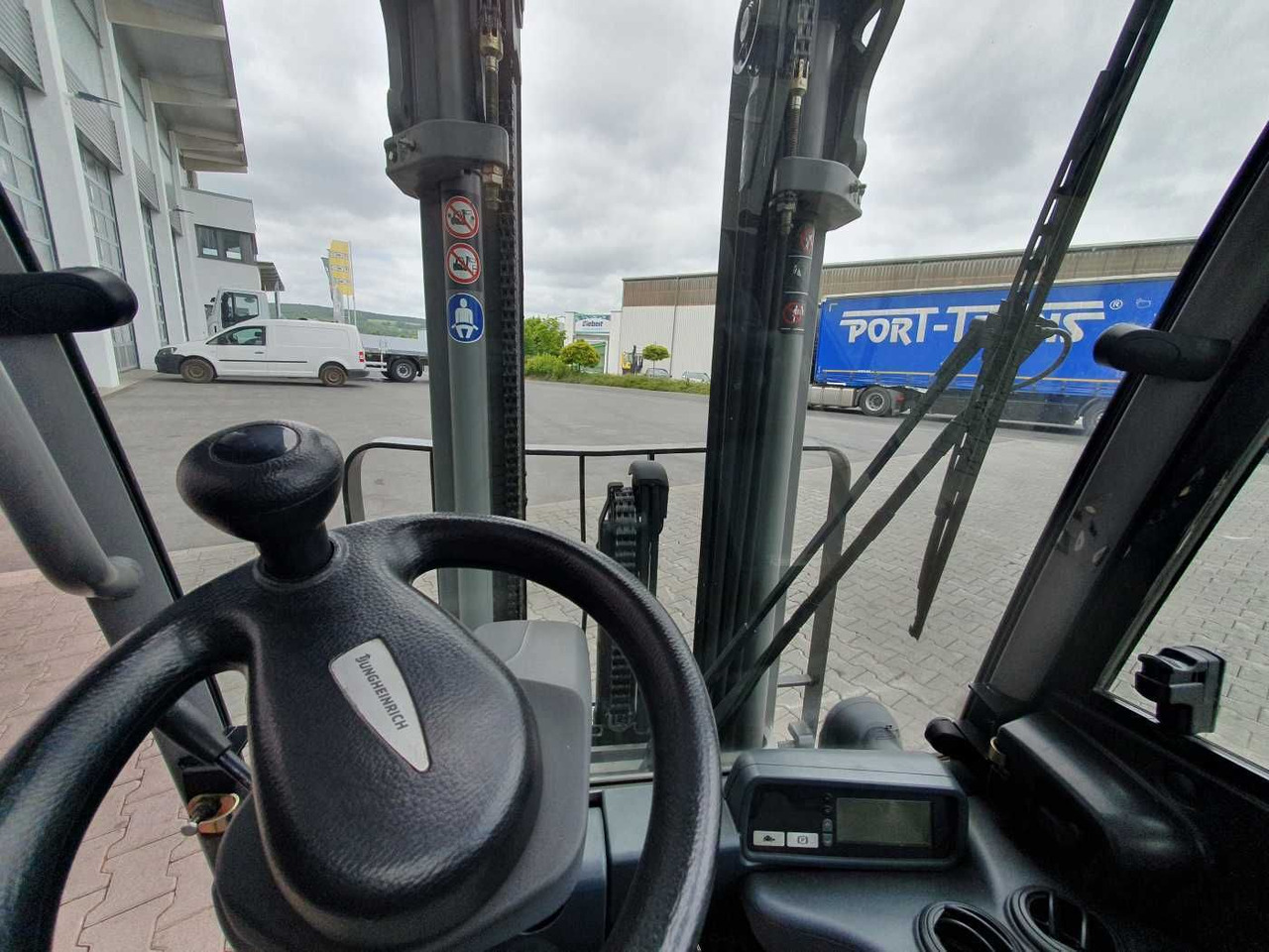 Electric forklift Jungheinrich EFG 215 / Triplex: 4.25m! / SS /  4.297h!: picture 11