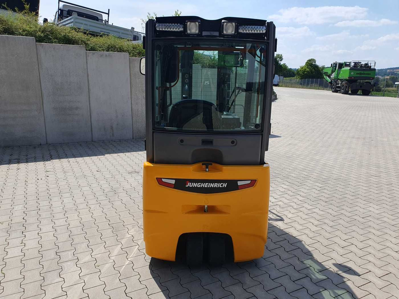 Jungheinrich EFG 215 / Triplex: 4.25m! / SS / 4.297h! - Electric forklift: picture 4 Jungheinrich EFG 215 / Triplex: 4.25m! / SS / 4.297h! - Electric forklift: picture 4