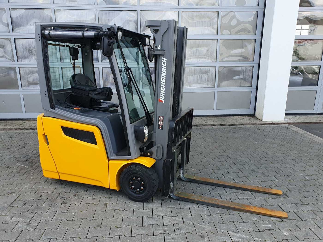 Jungheinrich EFG 215 / Triplex: 4.25m! / SS / nur 2.184h! - Electric forklift: picture 2 Jungheinrich EFG 215 / Triplex: 4.25m! / SS / nur 2.184h! - Electric forklift: picture 2