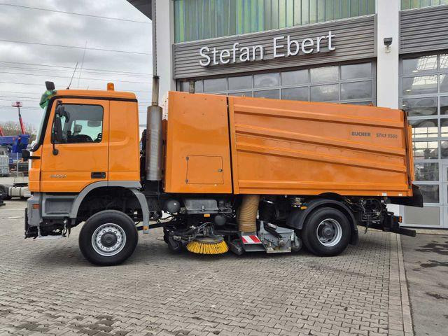 Mercedes-Benz Actros 2032 A 4x4 Bucher STKF 9500 Airport 30x - Road sweeper: picture 5 Mercedes-Benz Actros 2032 A 4x4 Bucher STKF 9500 Airport 30x - Road sweeper: picture 5