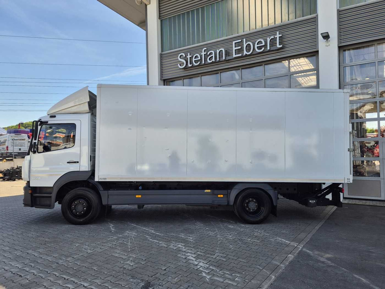 Mercedes-Benz Atego 1524 L Klima Standheizung LBW 1.500kg - Box truck: picture 5 Mercedes-Benz Atego 1524 L Klima Standheizung LBW 1.500kg - Box truck: picture 5