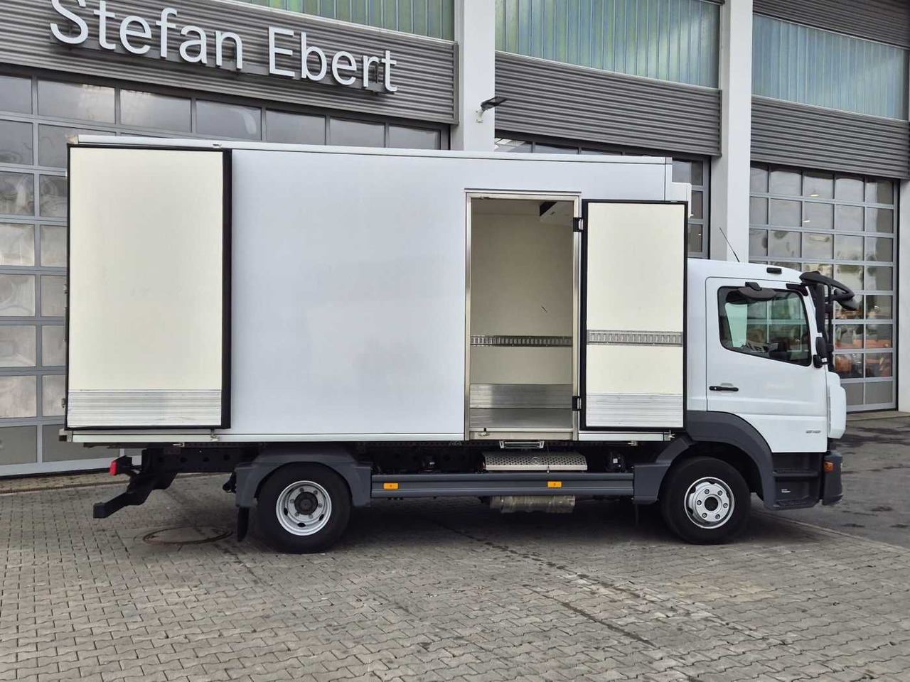 Mercedes-Benz Atego 818 L Thermo King V-600-Max Tür Klima - Refrigerated van: picture 4 Mercedes-Benz Atego 818 L Thermo King V-600-Max Tür Klima - Refrigerated van: picture 4