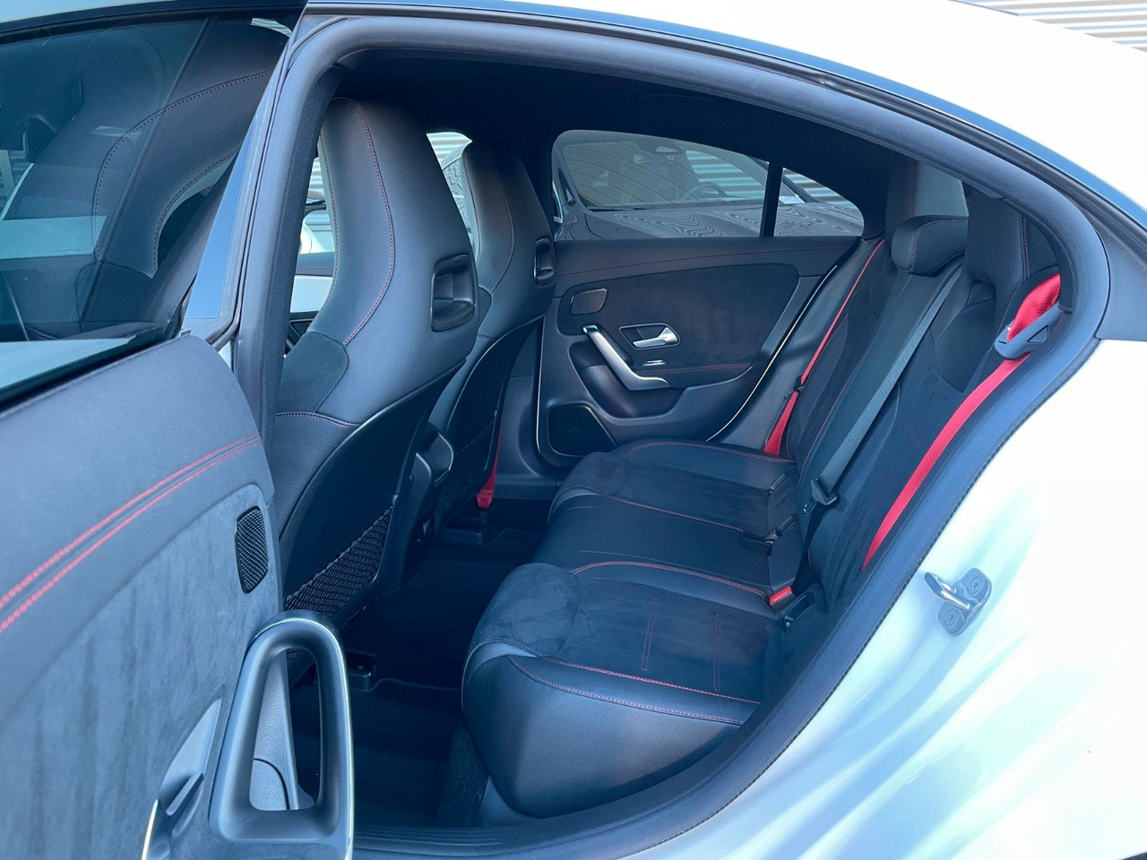 Coupe Mercedes-Benz CLA 35 AMG Aero+TotW+R-Kamera+Ambiente: picture 9