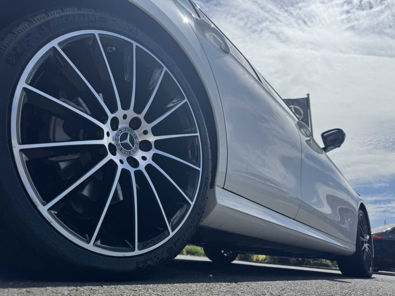 Mercedes-Benz E 300d 4M AMG+Pano+Burm+AHK+360+HUD+ - Car: picture 5 Mercedes-Benz E 300d 4M AMG+Pano+Burm+AHK+360+HUD+ - Car: picture 5
