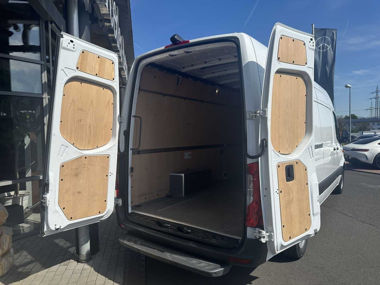 Mercedes-Benz Sprinter 315 CDI 4325 Klima 360 SHZ MBUX Schwing - Panel van: picture 5 Mercedes-Benz Sprinter 315 CDI 4325 Klima 360 SHZ MBUX Schwing - Panel van: picture 5
