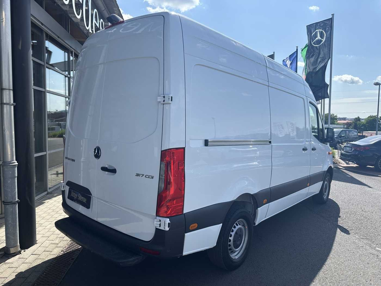 Mercedes-Benz Sprinter 317 CDI 3665 Klima 360 Schwing SHZ MBUX - Panel van: picture 4 Mercedes-Benz Sprinter 317 CDI 3665 Klima 360 Schwing SHZ MBUX - Panel van: picture 4