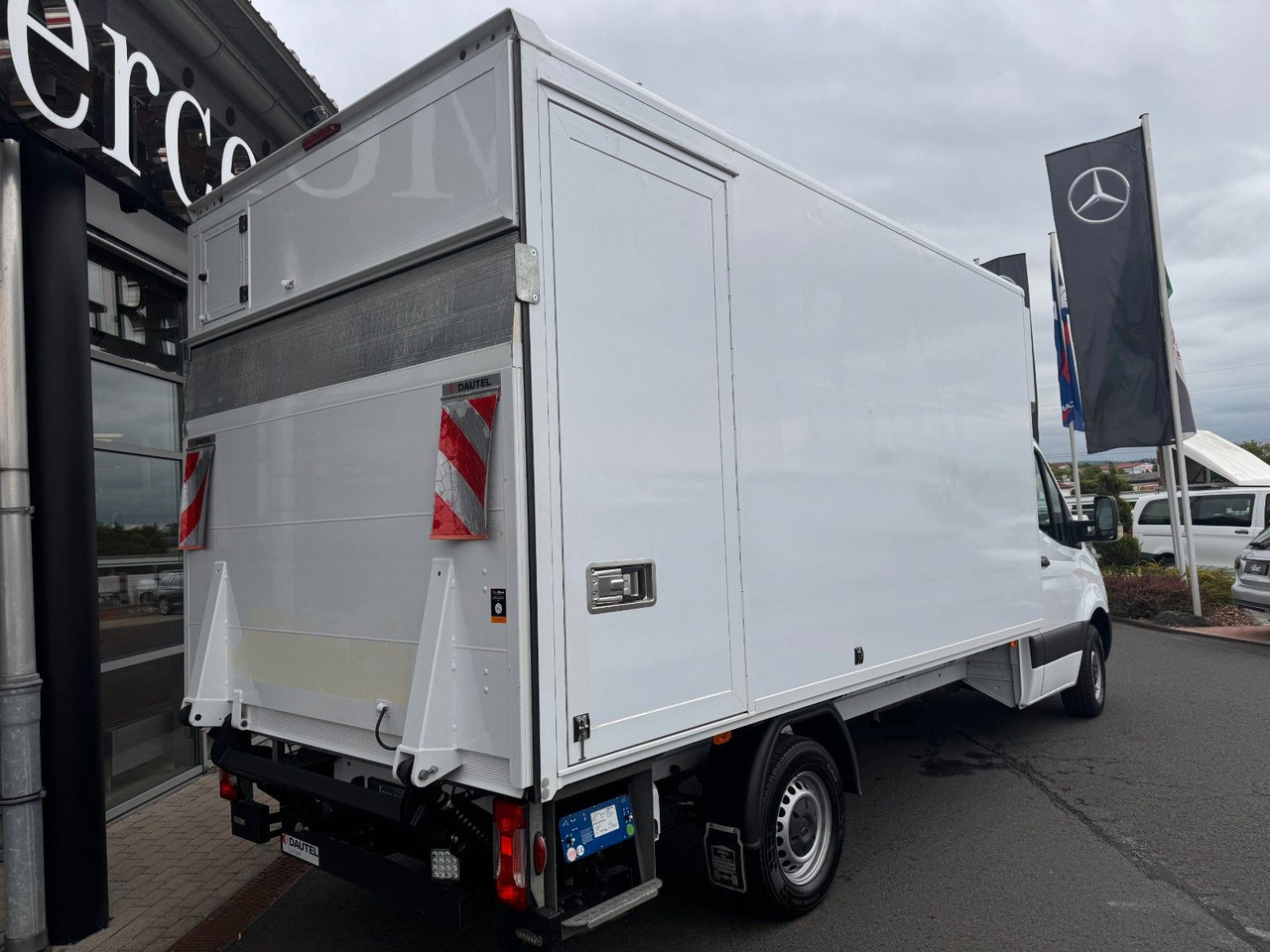 Mercedes-Benz Sprinter 317 CDI 4325 Koffer LBW Klima Kamera - Box van: picture 4 Mercedes-Benz Sprinter 317 CDI 4325 Koffer LBW Klima Kamera - Box van: picture 4