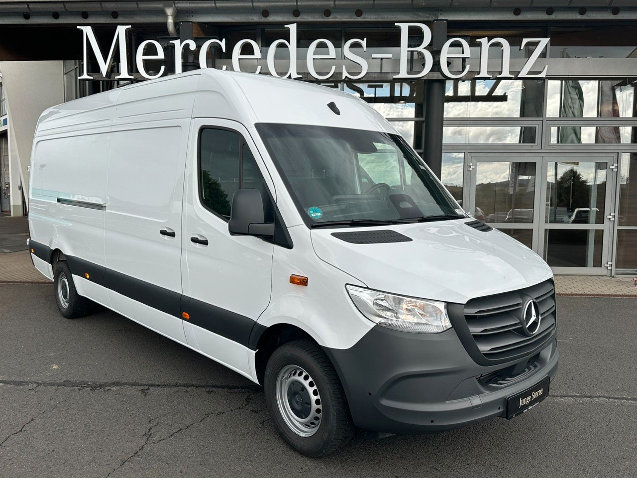 Mercedes-Benz Sprinter 317 CDI 9G 4325 Klima Kamera SHZ AHK - Panel van: picture 1 Mercedes-Benz Sprinter 317 CDI 9G 4325 Klima Kamera SHZ AHK - Panel van: picture 1