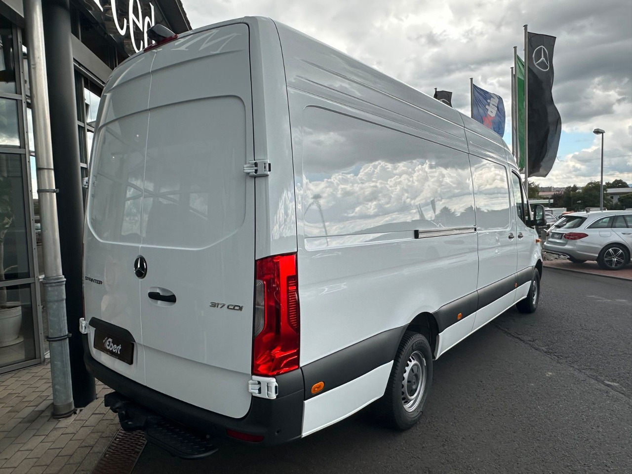 Mercedes-Benz Sprinter 317 CDI 9G 4325 Klima Kamera SHZ AHK - Panel van: picture 4 Mercedes-Benz Sprinter 317 CDI 9G 4325 Klima Kamera SHZ AHK - Panel van: picture 4