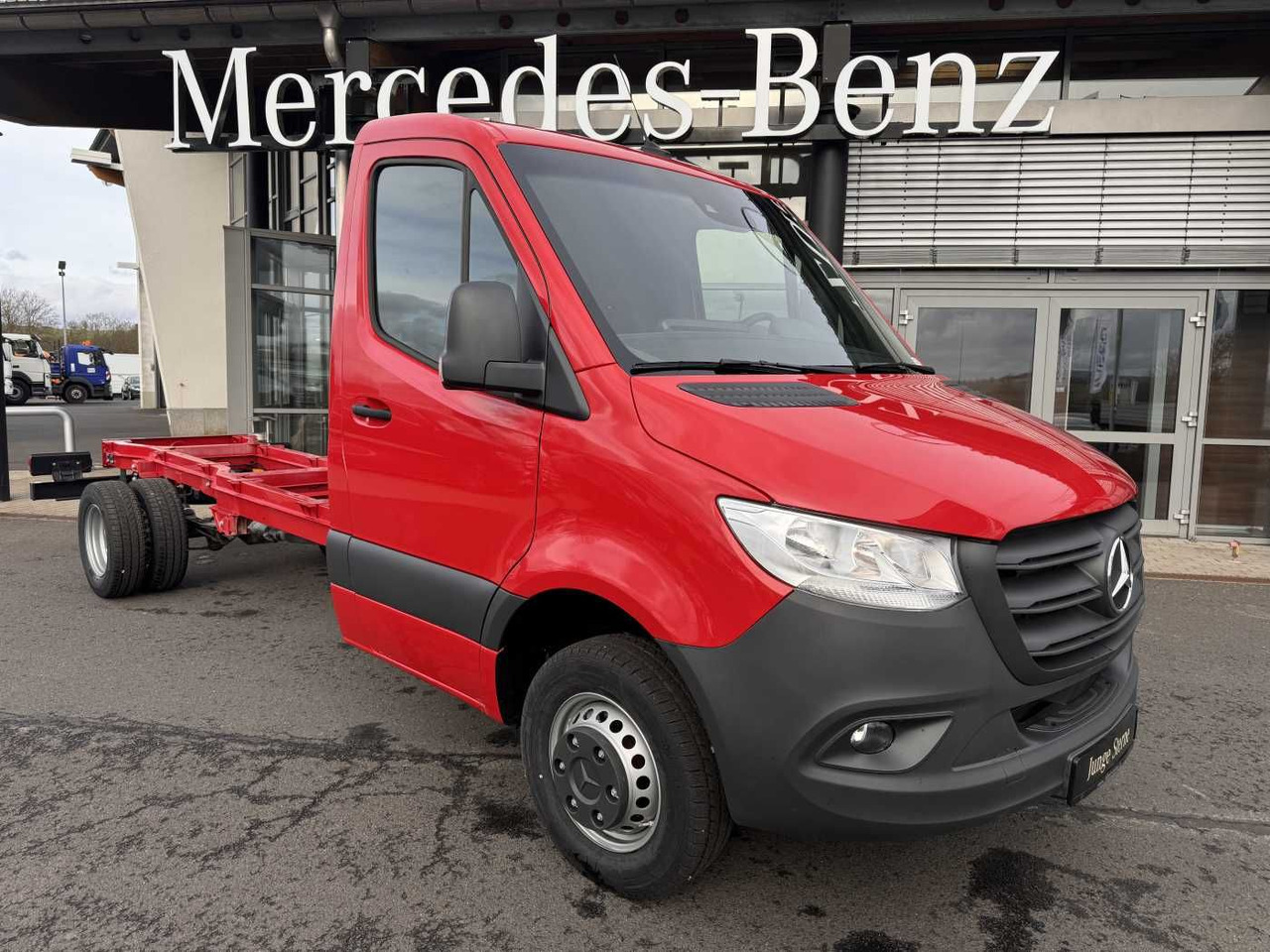 Mercedes-Benz Sprinter 517 CDI 4325 Fahrgestell AHK3,5 5.500kg - Cab chassis truck: picture 1 Mercedes-Benz Sprinter 517 CDI 4325 Fahrgestell AHK3,5 5.500kg - Cab chassis truck: picture 1
