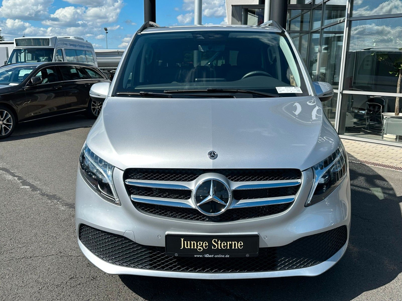 Mercedes-Benz V 250 EDITION 4MATIC Kompakt Liege-Paket AHK2,5t - Passenger van: picture 2 Mercedes-Benz V 250 EDITION 4MATIC Kompakt Liege-Paket AHK2,5t - Passenger van: picture 2
