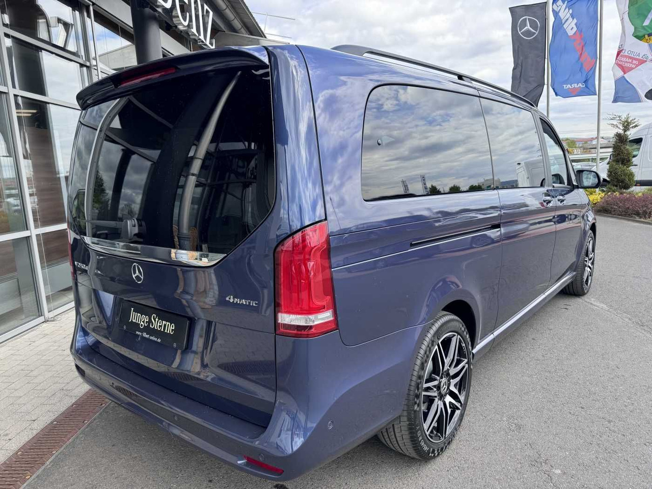 Mercedes-Benz V 250 d EDITION 4MATIC AMG DISTRONIC AHK Tisch - Passenger van: picture 4 Mercedes-Benz V 250 d EDITION 4MATIC AMG DISTRONIC AHK Tisch - Passenger van: picture 4