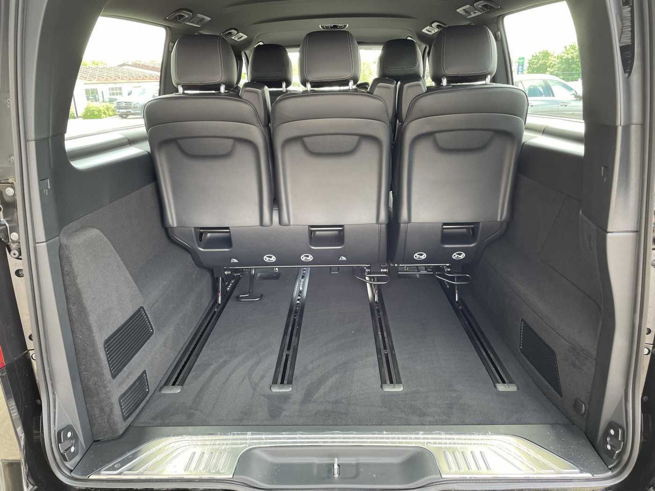 Mercedes-Benz V 300 d AVA 4MATIC AMG Kühlschrank AIRMATIC - Station wagon: picture 5 Mercedes-Benz V 300 d AVA 4MATIC AMG Kühlschrank AIRMATIC - Station wagon: picture 5