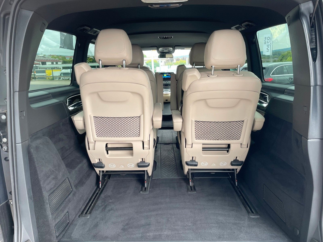 Mercedes-Benz V 300 d AVA ED 4MATIC Sitzklima Burmester 6Sitze - Passenger van: picture 5 Mercedes-Benz V 300 d AVA ED 4MATIC Sitzklima Burmester 6Sitze - Passenger van: picture 5