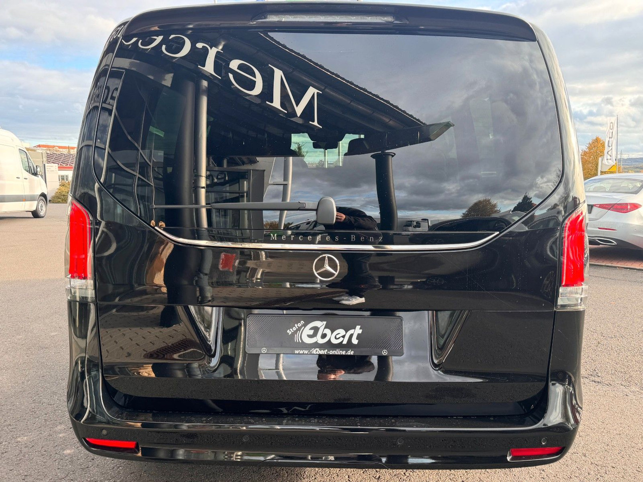 Mercedes-Benz V 300 d EXCLUSIVE AIRMATIC AHK2,5 Standheiz - Passenger van: picture 5 Mercedes-Benz V 300 d EXCLUSIVE AIRMATIC AHK2,5 Standheiz - Passenger van: picture 5