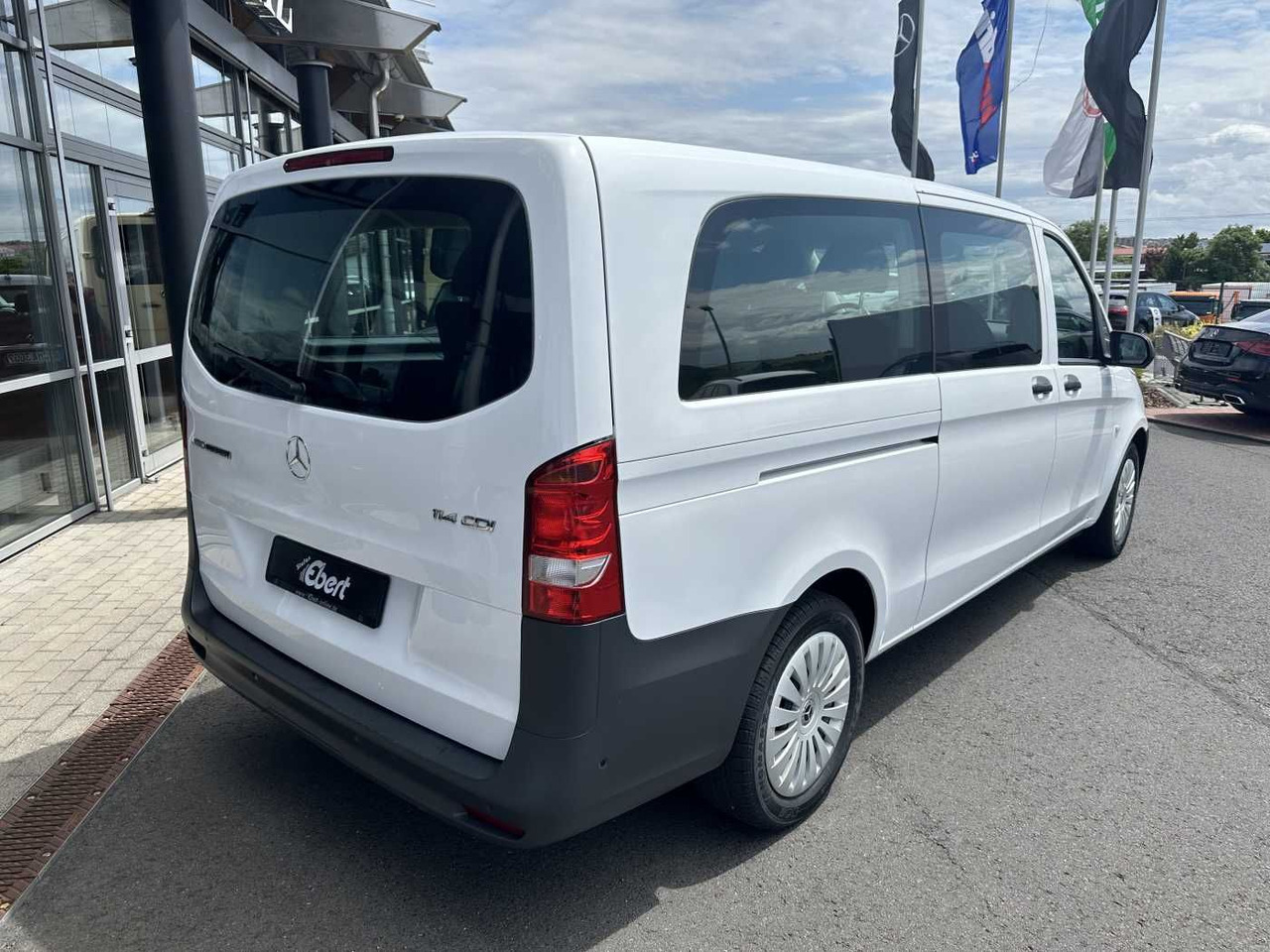 Mercedes-Benz Vito 114 CDI Tourer 9G Klima Audio40 Extralang - Passenger van: picture 4 Mercedes-Benz Vito 114 CDI Tourer 9G Klima Audio40 Extralang - Passenger van: picture 4