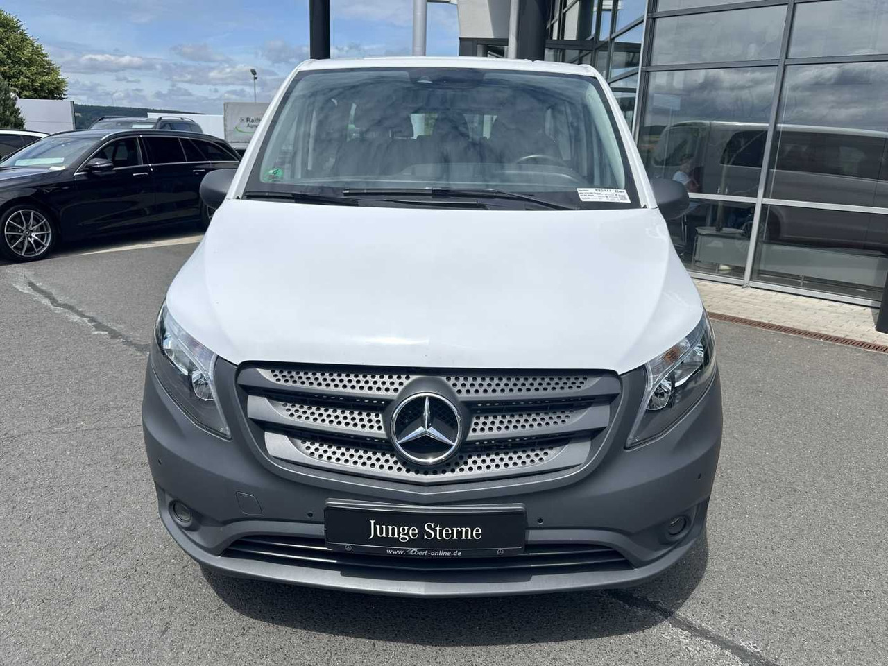 Mercedes-Benz Vito 114 CDI Tourer 9G Klima Audio40 Extralang - Passenger van: picture 2 Mercedes-Benz Vito 114 CDI Tourer 9G Klima Audio40 Extralang - Passenger van: picture 2