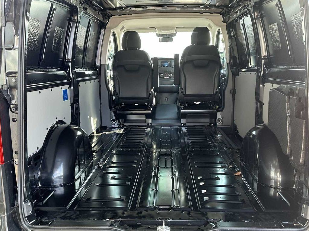 Small van Mercedes-Benz Vito 116 CDI 9G Klima AHK LED Audio40 Kamera: picture 6