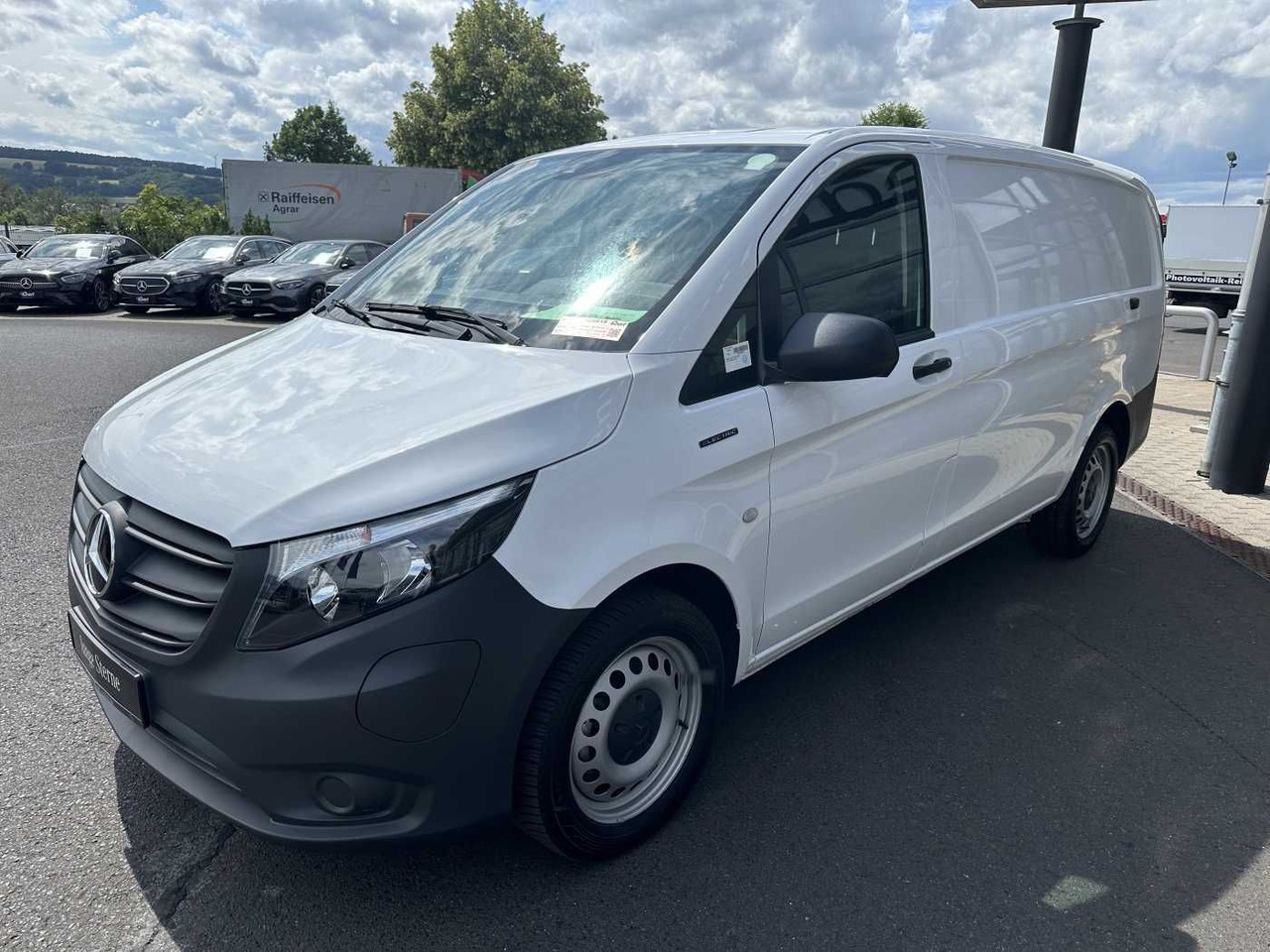 Mercedes-Benz eVito 112 Klima Kamera Navi SHZ Tempomat - Small van, Electric van: picture 3 Mercedes-Benz eVito 112 Klima Kamera Navi SHZ Tempomat - Small van, Electric van: picture 3