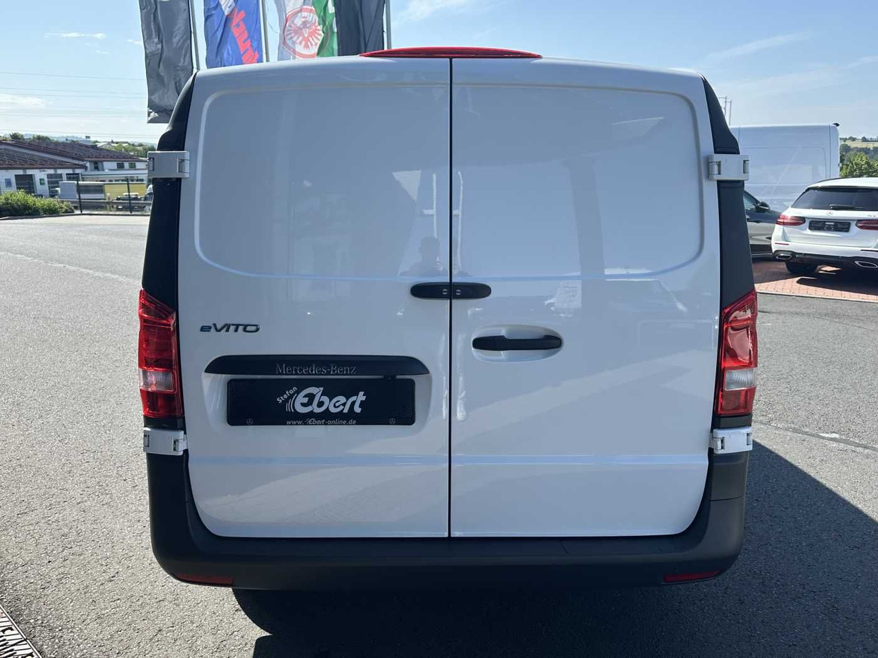 Mercedes-Benz eVito 112 Klima Kamera Navi SHZ Tempomat - Small van, Electric van: picture 5 Mercedes-Benz eVito 112 Klima Kamera Navi SHZ Tempomat - Small van, Electric van: picture 5