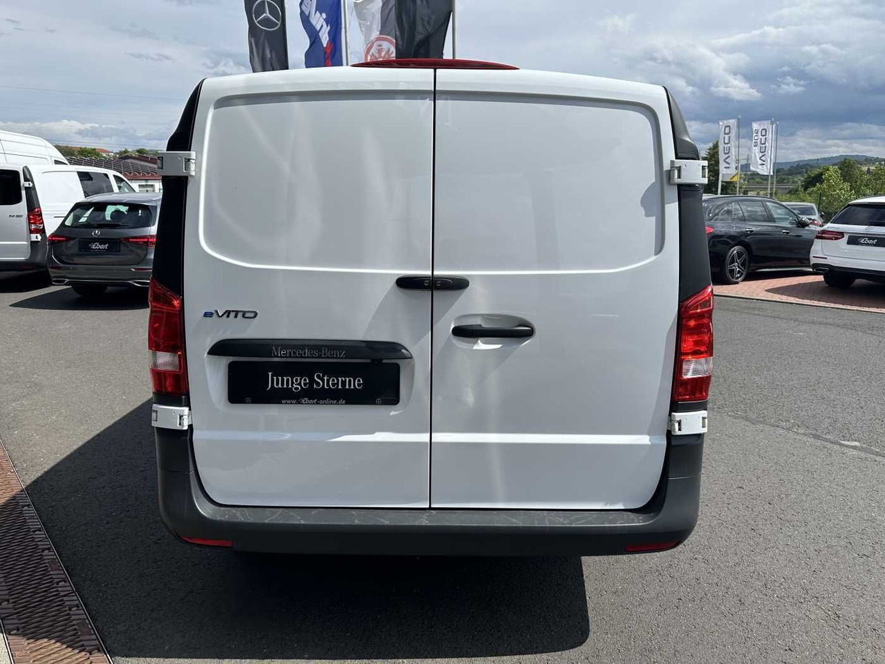 Mercedes-Benz eVito 112 Klima Kamera Navi SHZ Tempomat - Small van, Electric van: picture 5 Mercedes-Benz eVito 112 Klima Kamera Navi SHZ Tempomat - Small van, Electric van: picture 5
