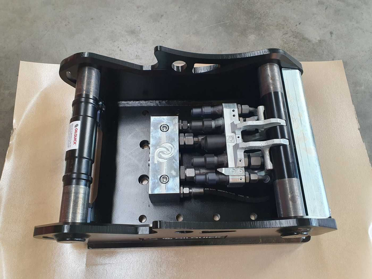 OilQuick OQ65 Adapterplatte für Westtech & mehr - Quick coupler: picture 5 OilQuick OQ65 Adapterplatte für Westtech & mehr - Quick coupler: picture 5