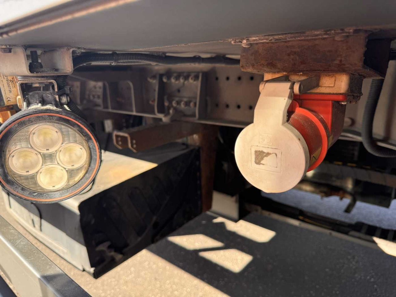 New Refrigerator trailer Schmitz Cargobull SCB*2 Carrier Supra 950 U LBW Bär 2.000kg: picture 14 New Refrigerator trailer Schmitz Cargobull SCB*2 Carrier Supra 950 U LBW Bär 2.000kg: picture 14