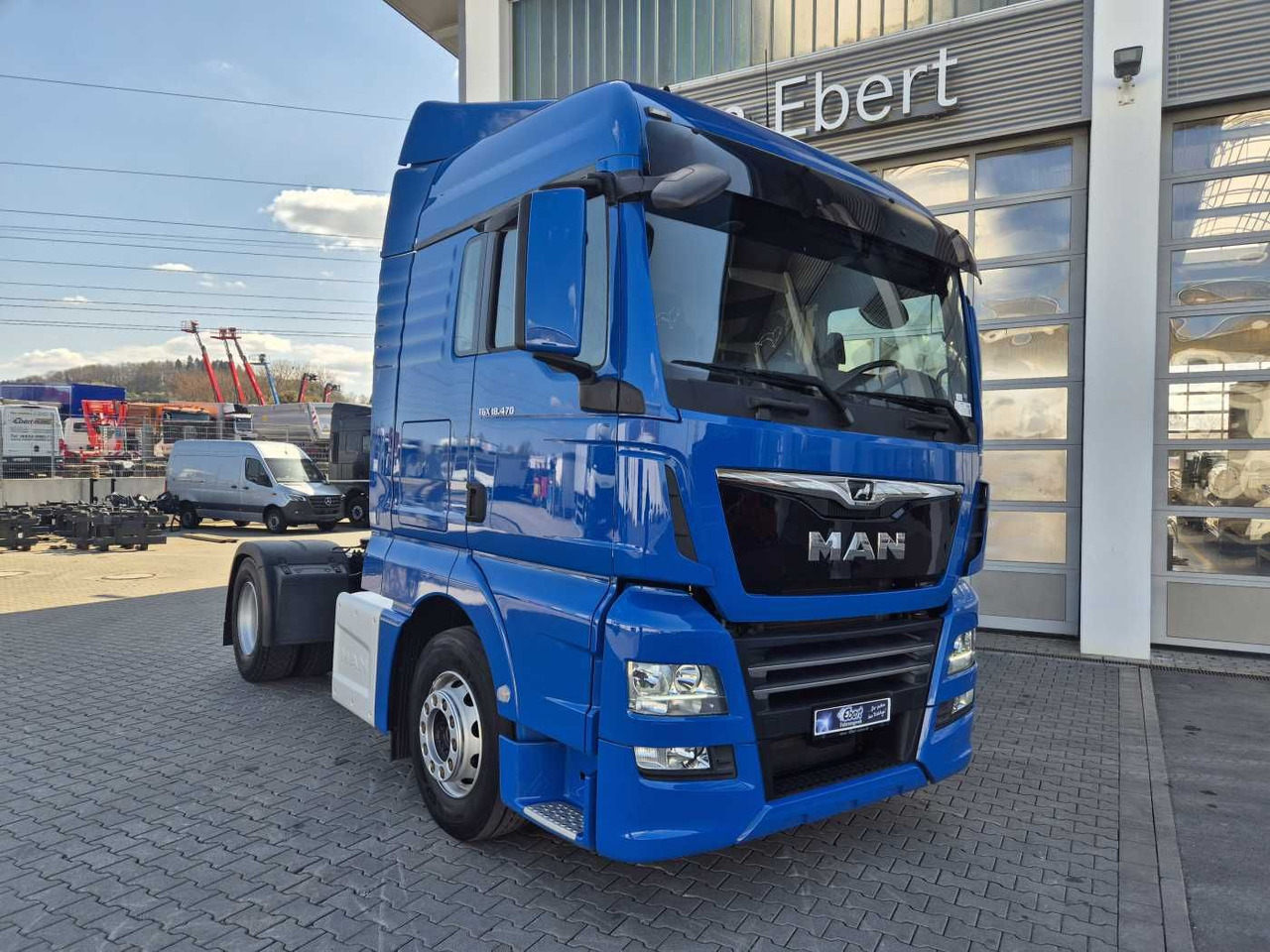 MAN TGX 18.470 4x2 LLS Fahrschule 5 Sitze Intarder - Tractor unit: picture 2 MAN TGX 18.470 4x2 LLS Fahrschule 5 Sitze Intarder - Tractor unit: picture 2