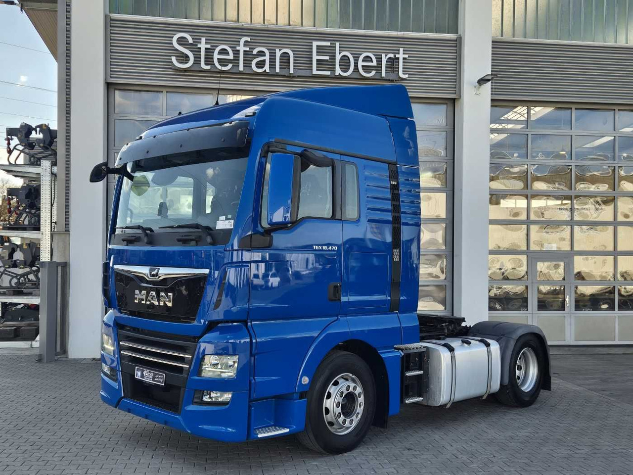 MAN TGX 18.470 4x2 LLS Fahrschule 5 Sitze Intarder - Tractor unit: picture 3 MAN TGX 18.470 4x2 LLS Fahrschule 5 Sitze Intarder - Tractor unit: picture 3