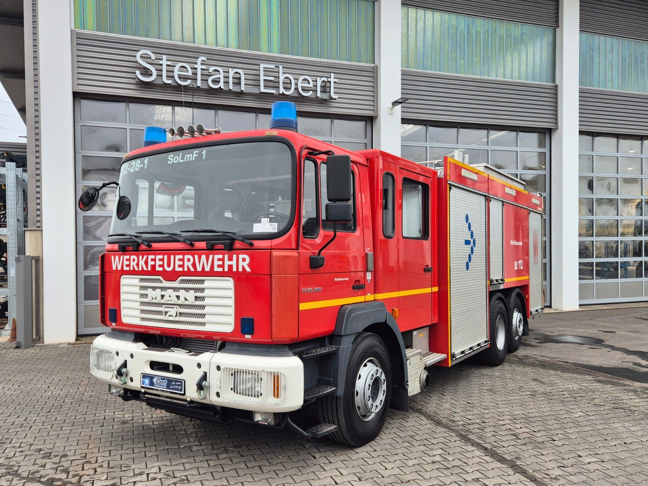 MAN FE 26.360 FNLC/L Feuerwehr Löschfahrzeug - Truck: picture 1 MAN FE 26.360 FNLC/L Feuerwehr Löschfahrzeug - Truck: picture 1