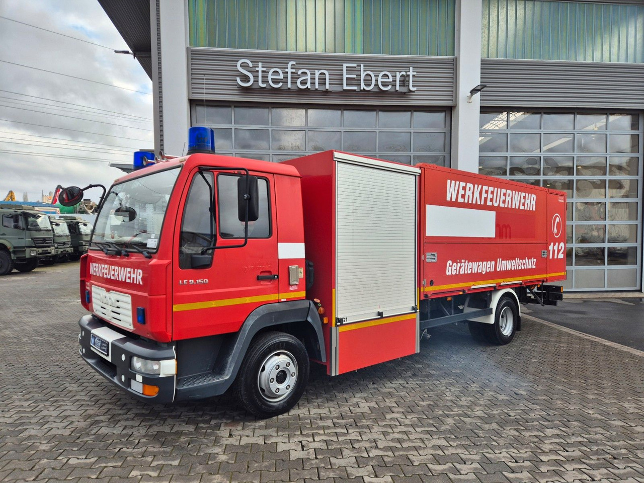 MAN LE 9.150 Feuerwehr Schmitz GW-6 Gerätewagen - Truck: picture 3 MAN LE 9.150 Feuerwehr Schmitz GW-6 Gerätewagen - Truck: picture 3