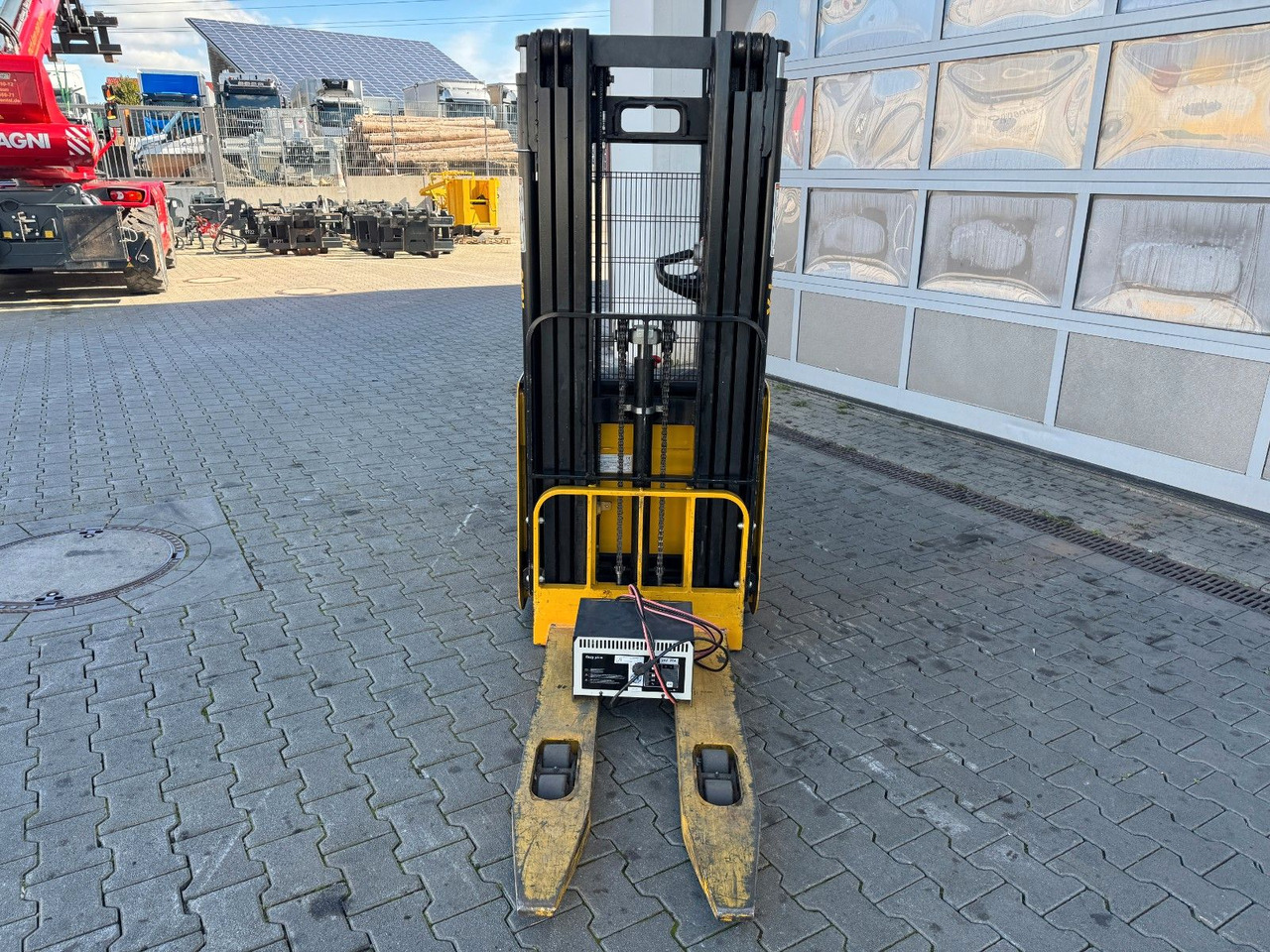 Yale MS 12 AC / Triplex: 4m! / nur 180h! / 2014 - Stacker: picture 4 Yale MS 12 AC / Triplex: 4m! / nur 180h! / 2014 - Stacker: picture 4